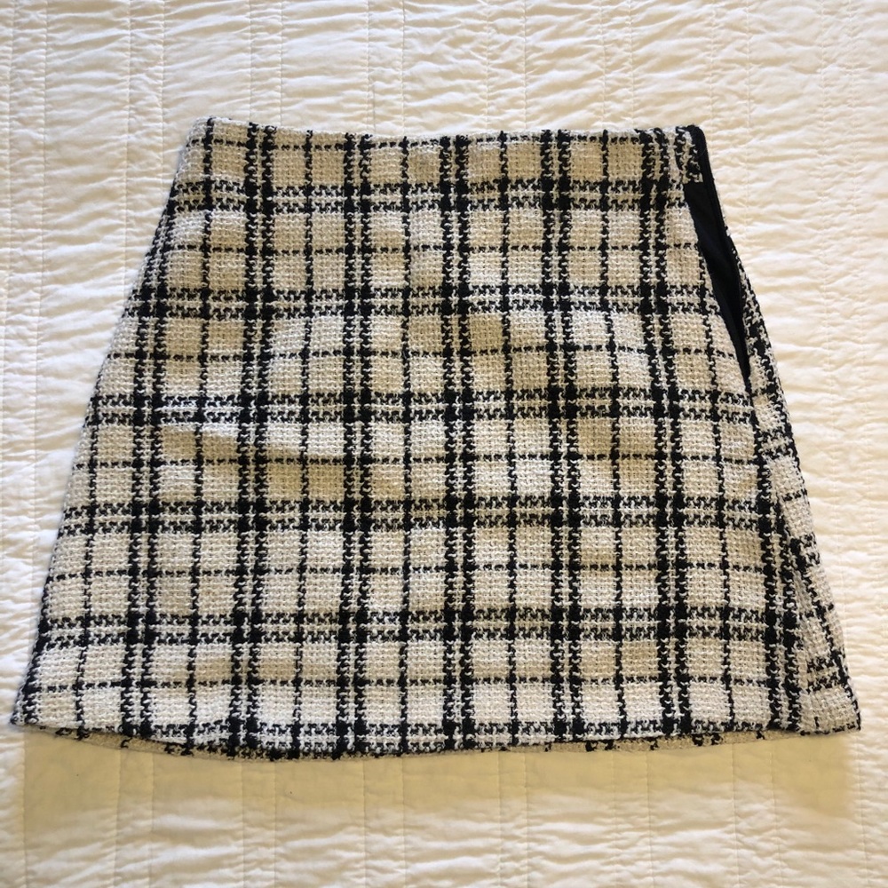 Tweed mini skirt